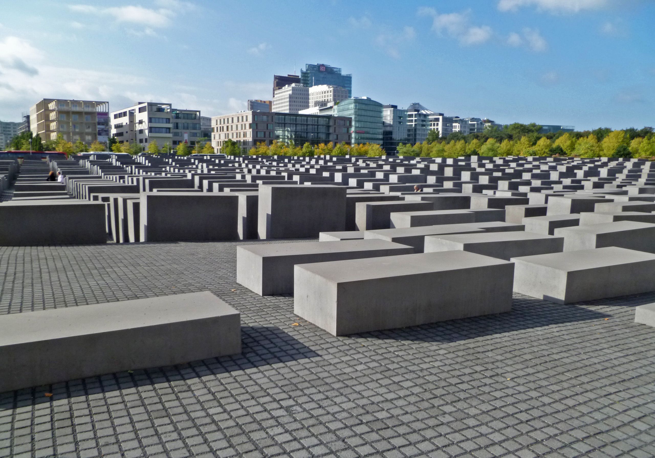 Berlin.Memorial_to_the_Murdered_Jews_of_Europe_002.jpg
