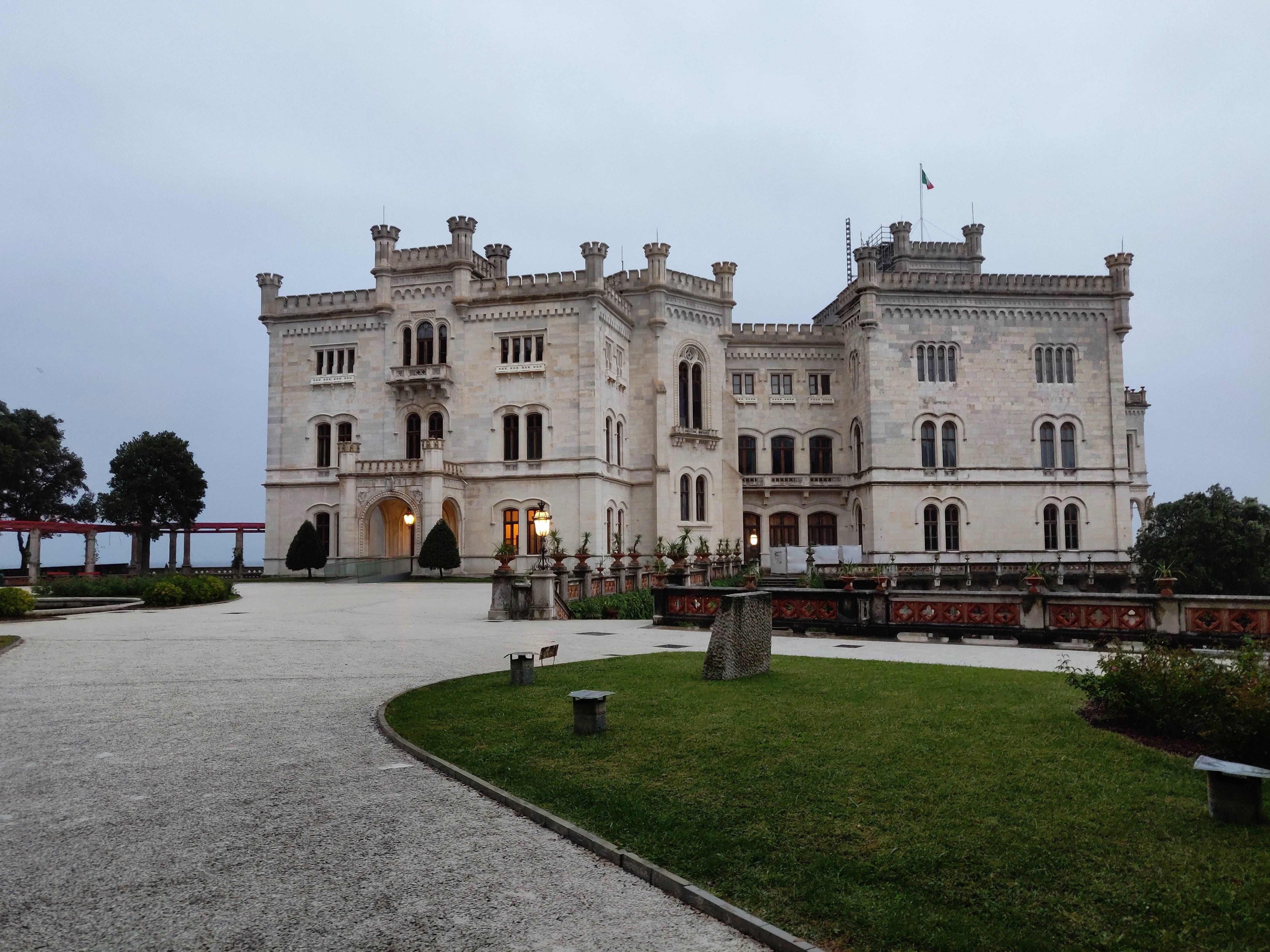 Castello_di_Miramare_(Trieste)_(7).jpg