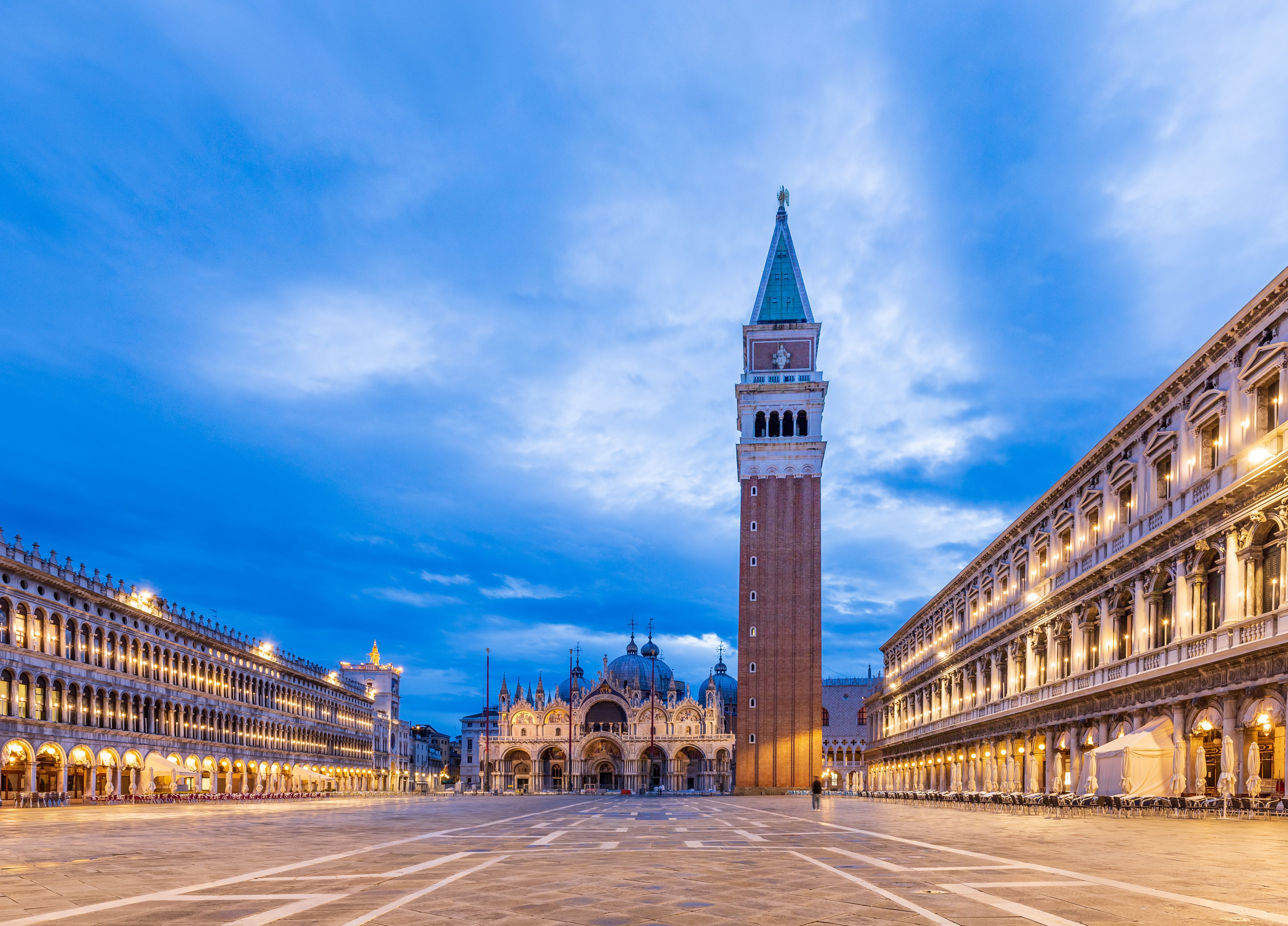 Piazza_San_Marco_(Venice)_at_night-msu-2021-6449-.jpg
