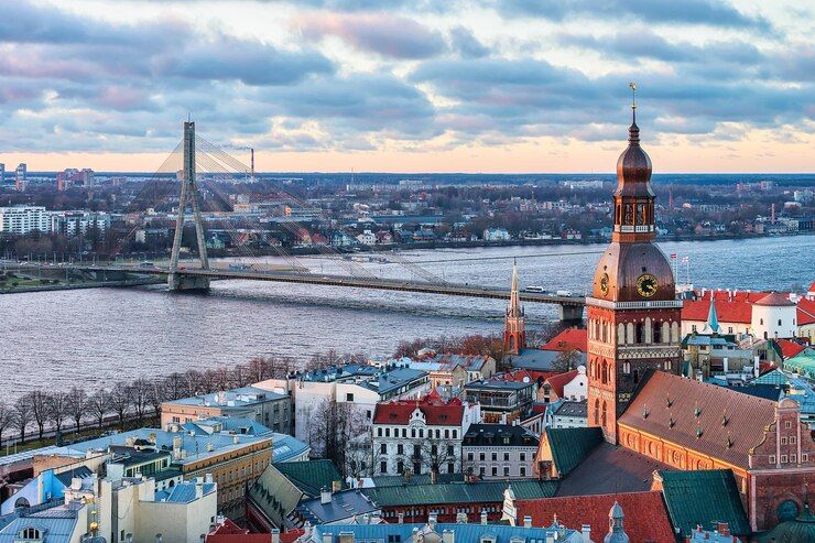 panoramic-view-riga-old-town-with-dome-cathedral-daugava-river-sunset-winter_250132-21388.jpg